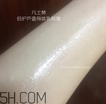 凡士林喷雾身体乳怎么样?凡士林喷雾身体乳不同颜色区别 凡士林喷雾身体乳怎么样?凡士林喷雾身体乳不同颜色区别