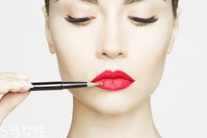简单化妆需要哪些化妆品?上班族化妆必备3种彩妆 简单化妆需要哪些化妆品?上班族化妆必备3种彩妆