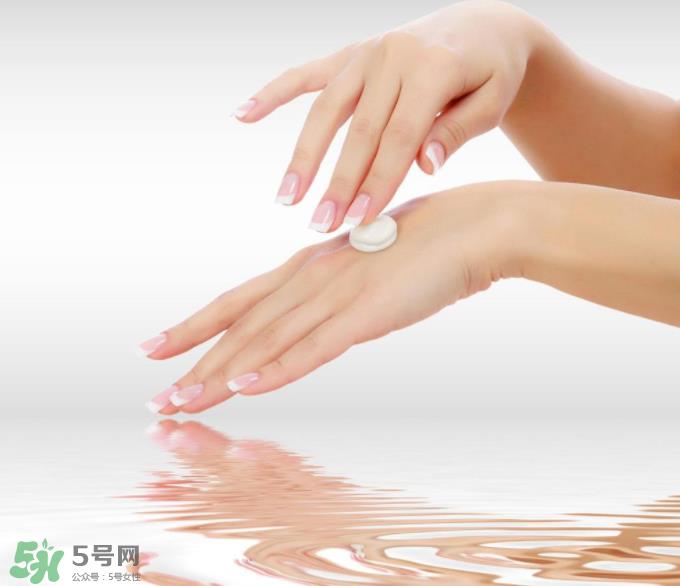 手部皮肤干燥怎么办?手部干燥解决方法 手部皮肤干燥怎么办?手部干燥解决方法