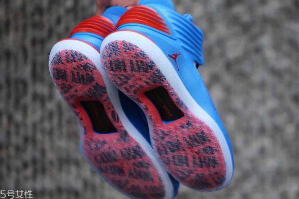 aj32和lbj15脚感对比 体重不同感受不同 aj32和lbj15脚感对比 体重不同感受不同