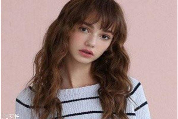 蛋卷头显脸大吗 脸大适合烫蛋蛋卷吗 蛋卷头显脸大吗 脸大适合烫蛋蛋卷吗