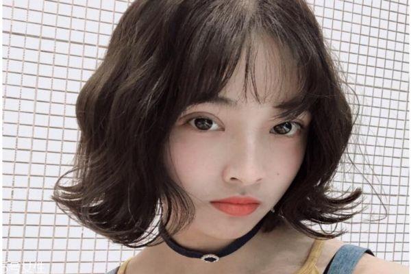 蛋卷头显脸大吗 脸大适合烫蛋蛋卷吗 蛋卷头显脸大吗 脸大适合烫蛋蛋卷吗