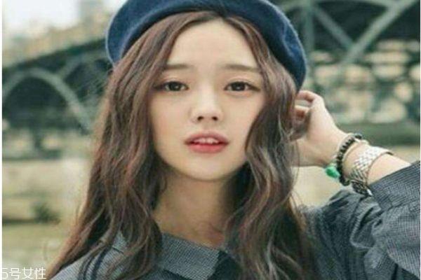 蛋卷头显脸大吗 脸大适合烫蛋蛋卷吗 蛋卷头显脸大吗 脸大适合烫蛋蛋卷吗