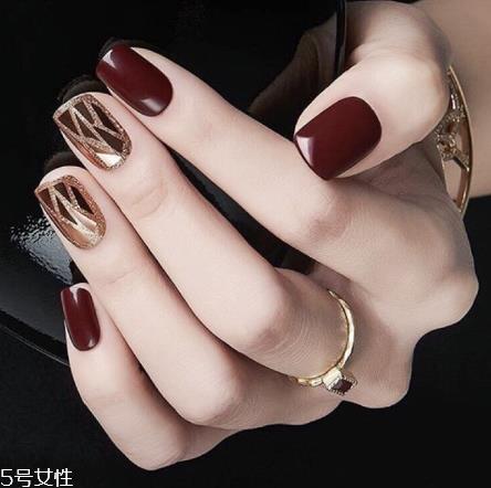 黑猫眼石少女星月美甲推荐 酷黑少女 黑猫眼石少女星月美甲推荐 酷黑少女