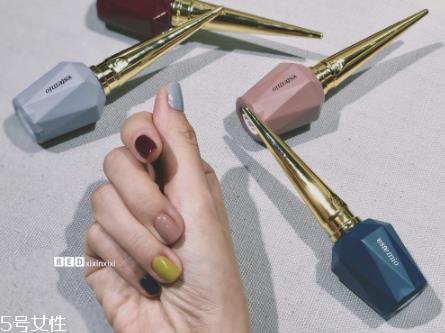 黑猫眼石少女星月美甲推荐 酷黑少女 黑猫眼石少女星月美甲推荐 酷黑少女