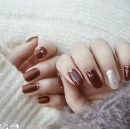 黑猫眼石少女星月美甲推荐 酷黑少女 黑猫眼石少女星月美甲推荐 酷黑少女