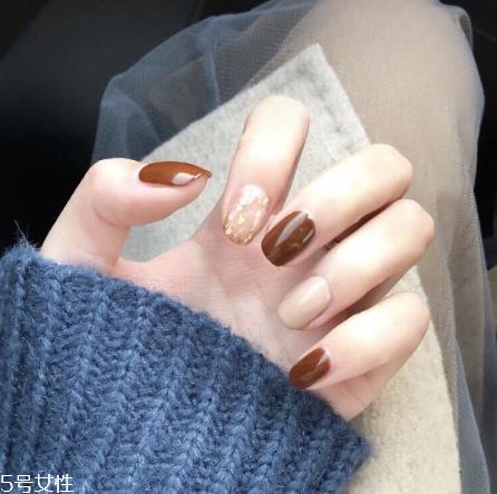 黑猫眼石少女星月美甲推荐 酷黑少女 黑猫眼石少女星月美甲推荐 酷黑少女