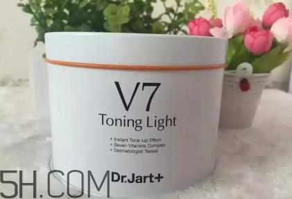 素颜霜v7真的不用卸妆吗？卸妆时水温要注意什么？