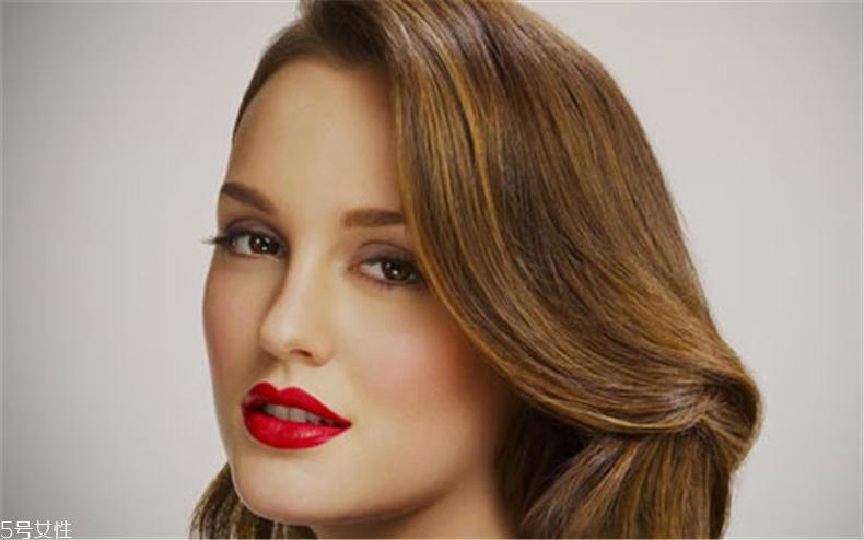 夏天怎么让妆容自然 妆容自然三点注意 夏天怎么让妆容自然 妆容自然三点注意