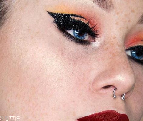 万圣节蝙蝠眼妆怎么画?超简单的蝙蝠眼妆画法 万圣节蝙蝠眼妆怎么画?超简单的蝙蝠眼妆画法