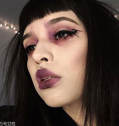 万圣节蝙蝠眼妆怎么画?超简单的蝙蝠眼妆画法 万圣节蝙蝠眼妆怎么画?超简单的蝙蝠眼妆画法