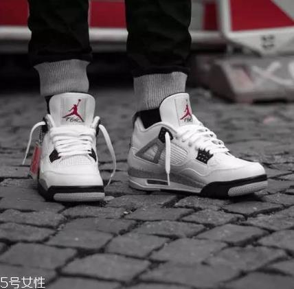 小白鞋要穿袜子吗?穿小白鞋用不用穿袜子 小白鞋要穿袜子吗?穿小白鞋用不用穿袜子