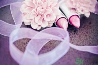 口红掉色正常吗？口红掉色好还是不掉色好？