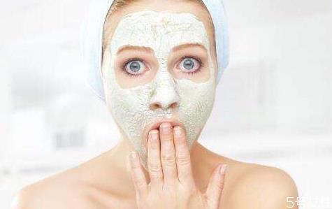 敷面膜可以敷在眼睛周围吗 面膜不避开眼周会怎么样 敷面膜可以敷在眼睛周围吗 面膜不避开眼周会怎么样