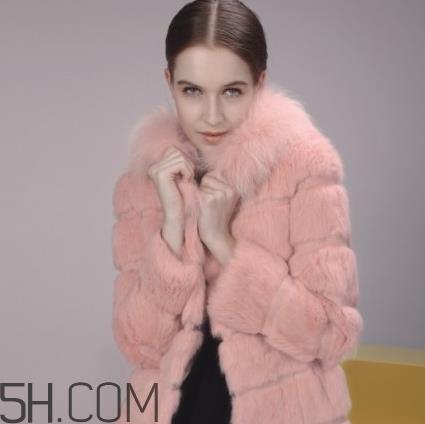 裸粉色搭配什么衣服?裸粉色大衣怎么搭配 裸粉色搭配什么衣服?裸粉色大衣怎么搭配