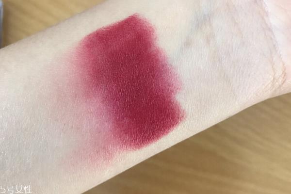 美宝莲r10是什么颜色 美宝莲r10适合黄皮吗 美宝莲r10是什么颜色 美宝莲r10适合黄皮吗