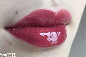水光唇釉适合什么妆容 超级百搭没有束缚 水光唇釉适合什么妆容 超级百搭没有束缚