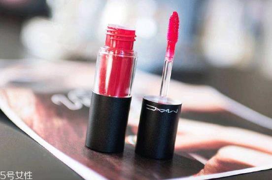 水光唇釉适合什么妆容 超级百搭没有束缚 水光唇釉适合什么妆容 超级百搭没有束缚