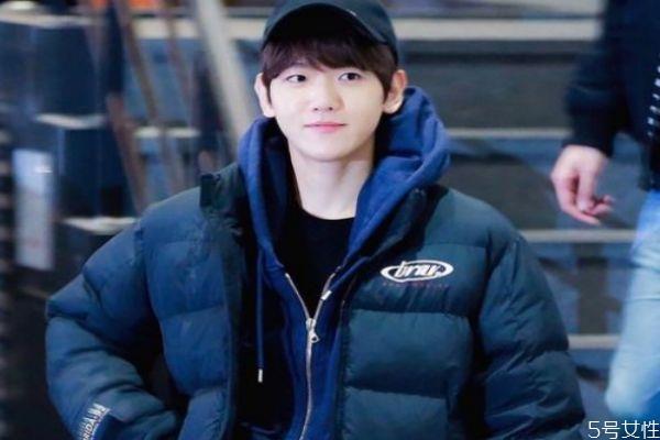 羽绒服是挂放还是叠放 正确收纳羽绒服 羽绒服是挂放还是叠放 正确收纳羽绒服