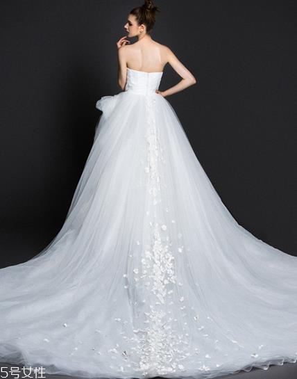 婚纱在哪里买比较好?婚纱应该在哪买? 婚纱在哪里买比较好?婚纱应该在哪买?