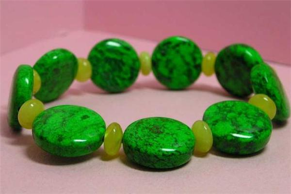 半宝石是天然的吗 半宝石和宝石的区别 半宝石是天然的吗 半宝石和宝石的区别