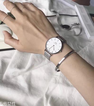 手表洗油用什么油?手表洗油用的哪种油? 手表洗油用什么油?手表洗油用的哪种油?