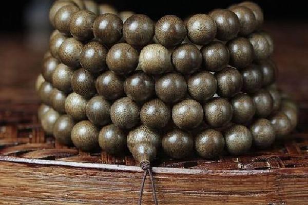 沉香手串怎么分辨真假 沉香手串怎么看品质 沉香手串怎么分辨真假 沉香手串怎么看品质