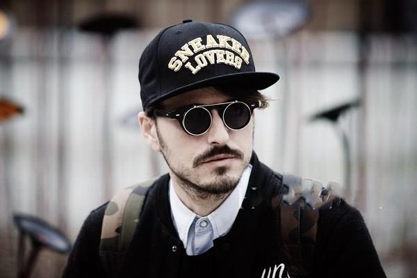 男生戴什么款式的帽子显脸小 男生不同脸型适合戴的帽子 男生戴什么款式的帽子显脸小 男生不同脸型适合戴的帽子