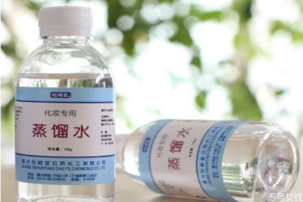 蒸馏水敷脸后需要洗吗 蒸馏水敷脸怎么使用 蒸馏水敷脸后需要洗吗 蒸馏水敷脸怎么使用