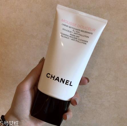 vidivici洗面奶和香奈儿洗面奶哪个好用 vidivici洗面奶和香奈儿洗面奶哪个好用