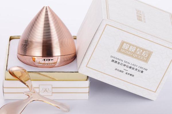 贵妇膏是白天用的还是晚上用的 贵妇膏晚上可以涂着睡觉吗 贵妇膏是白天用的还是晚上用的 贵妇膏晚上可以涂着睡觉吗