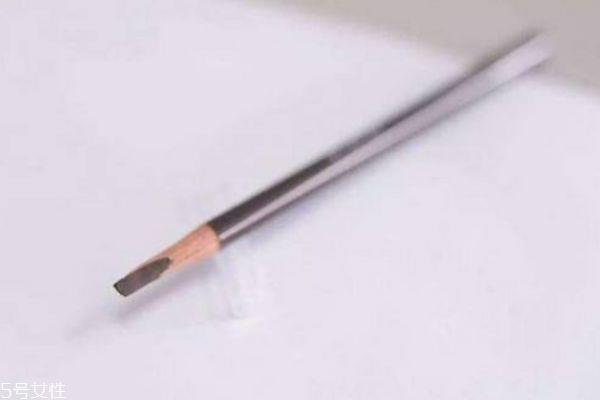 眉笔削成什么形状好用 削眉笔要注意哪几点 眉笔削成什么形状好用 削眉笔要注意哪几点