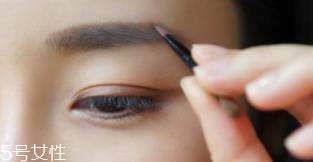 新买的眉粉刷有骚味是怎么回事?羊毛质地正常现象 新买的眉粉刷有骚味是怎么回事?羊毛质地正常现象