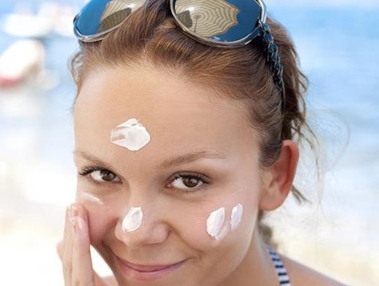 隔离霜可以当防晒霜吗 隔离霜能代替防晒霜吗 隔离霜可以当防晒霜吗 隔离霜能代替防晒霜吗