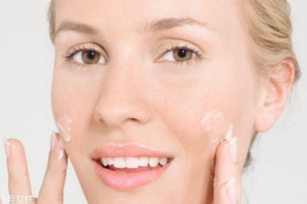 气垫bb洗面奶能洗掉吗 气垫bb用洗面奶卸不干净 气垫bb洗面奶能洗掉吗 气垫bb用洗面奶卸不干净