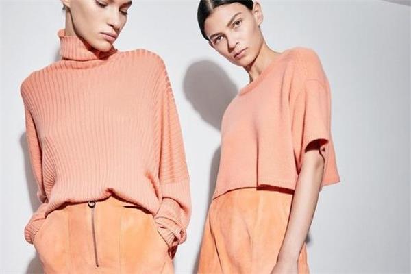 珊瑚橙配什么颜色好看 今年最火的流行色 珊瑚橙配什么颜色好看 今年最火的流行色