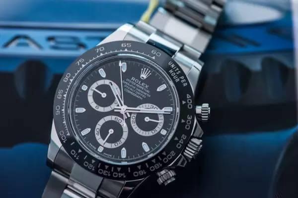 游泳手表买什么品牌好 游泳手表怎么保养 游泳手表买什么品牌好 游泳手表怎么保养