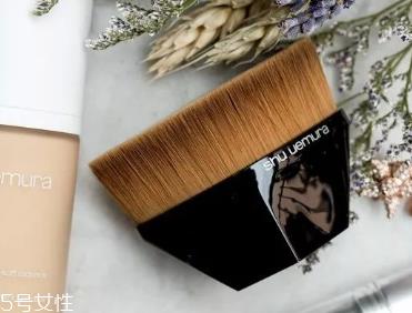 化妆刷动物毛和人造毛哪个好 动物毛更耐用 化妆刷动物毛和人造毛哪个好 动物毛更耐用