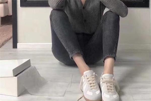 德训鞋好搭配吗 德训鞋配什么裤子好看 德训鞋好搭配吗 德训鞋配什么裤子好看