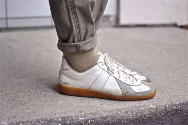 德训鞋好搭配吗 德训鞋配什么裤子好看 德训鞋好搭配吗 德训鞋配什么裤子好看