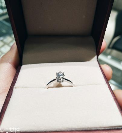 钻戒圈口大了怎么办?钻戒大了怎么改小? 钻戒圈口大了怎么办?钻戒大了怎么改小?