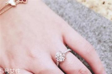 钻戒圈口大了怎么办?钻戒大了怎么改小? 钻戒圈口大了怎么办?钻戒大了怎么改小?