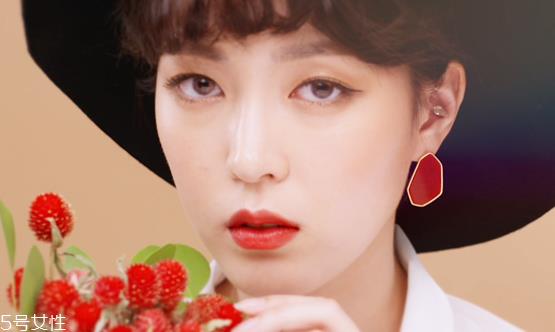 黄皮不适合什么口红?这4个色号上唇是灾难 黄皮不适合什么口红?这4个色号上唇是灾难