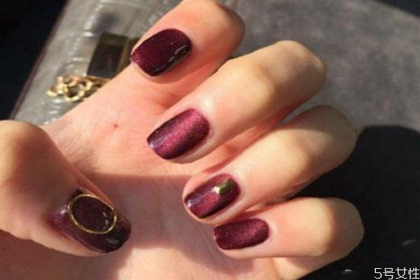 做完美甲要注意什么 怎么降低美甲的伤害 做完美甲要注意什么 怎么降低美甲的伤害