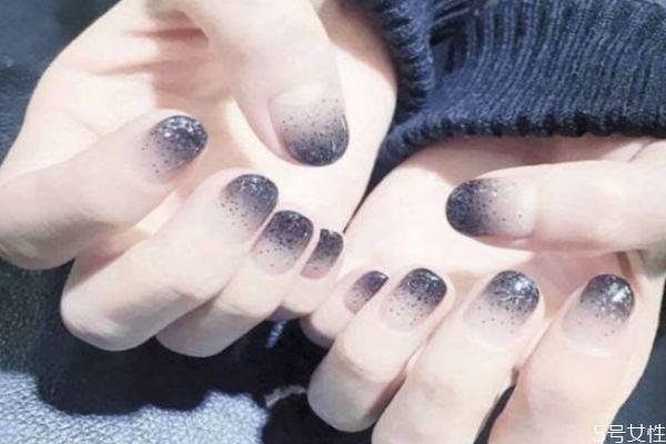 做完美甲要注意什么 怎么降低美甲的伤害 做完美甲要注意什么 怎么降低美甲的伤害