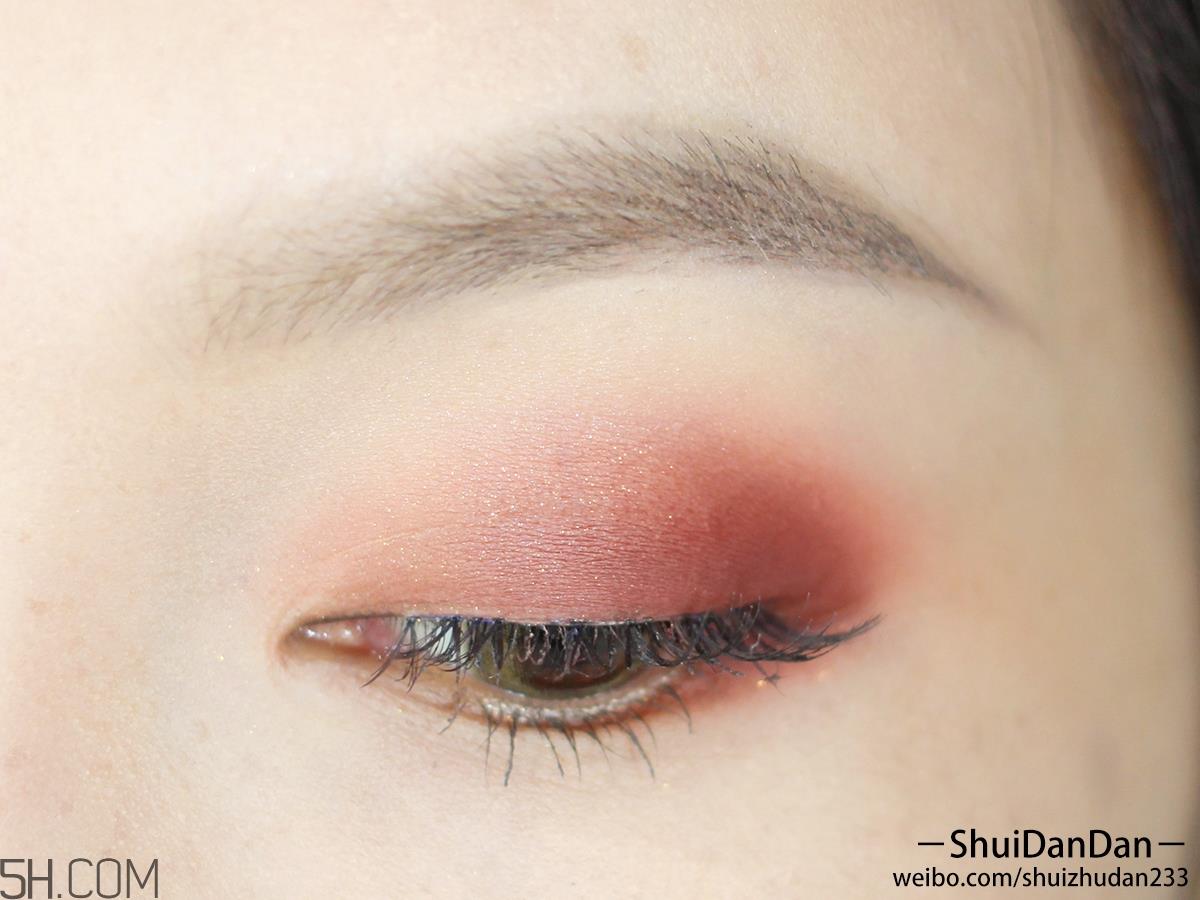 kat von d眼影腮红两用饼怎么用 kat von d眼影腮红两用饼怎么用