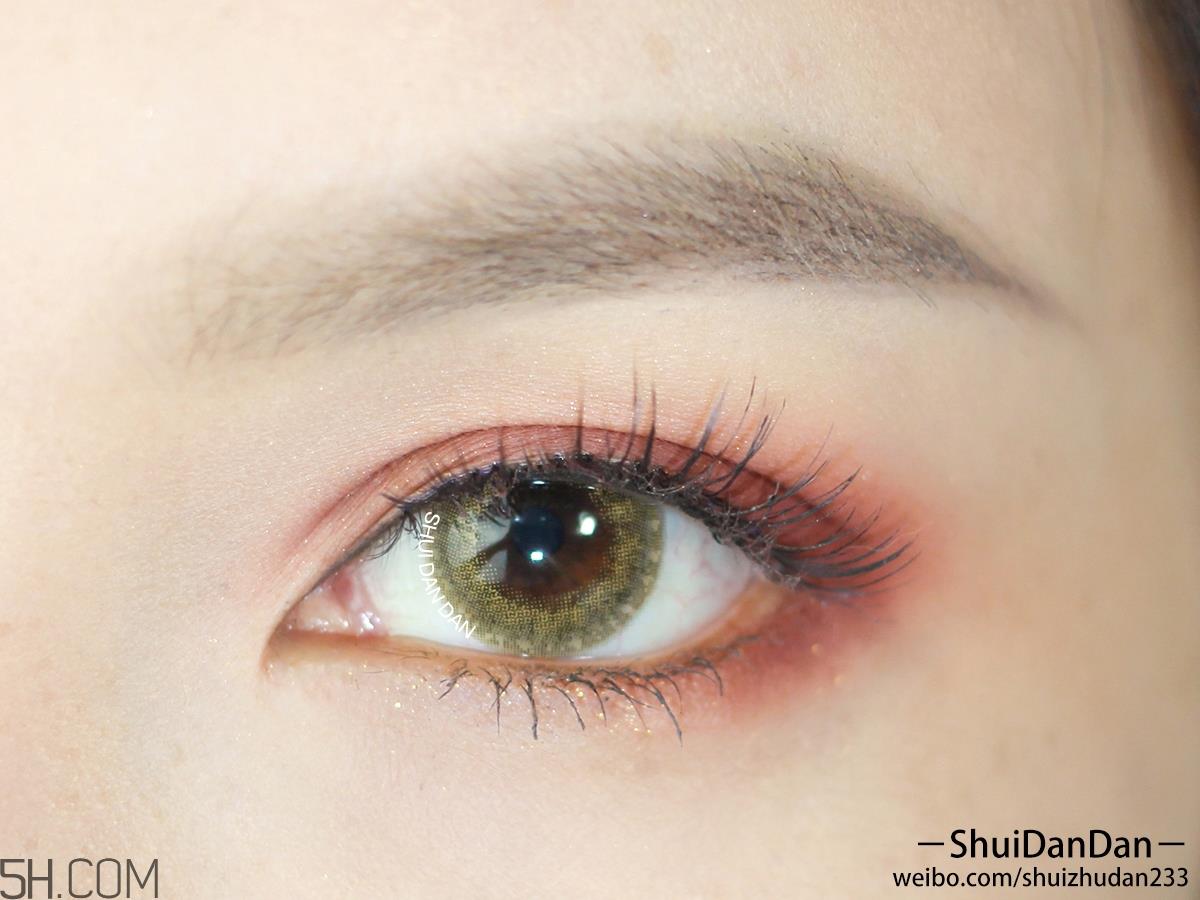 kat von d眼影腮红两用饼怎么用 kat von d眼影腮红两用饼怎么用