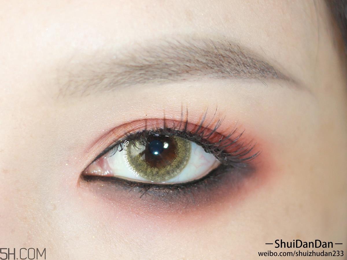 kat von d眼影腮红两用饼怎么用 kat von d眼影腮红两用饼怎么用