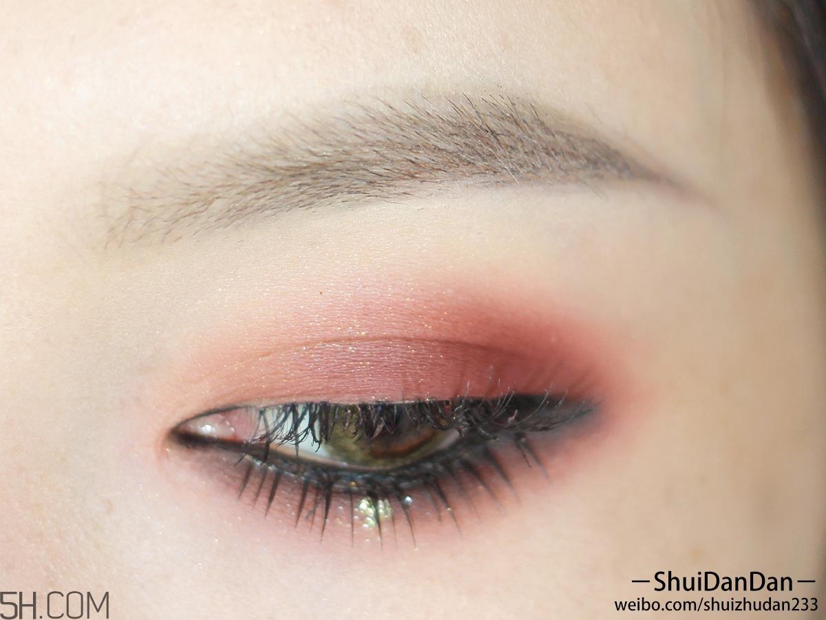 kat von d眼影腮红两用饼怎么用 kat von d眼影腮红两用饼怎么用