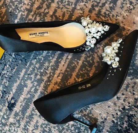 高跟鞋穿久了脚疼怎么办? 高跟鞋穿久了脚疼怎么办?